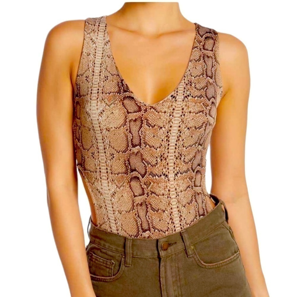 BLVD Snake Print Bodysuit V-neck With Waist Cutout Snap Closure Size Medium